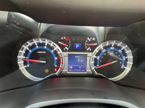 Used 2017 Toyota 4Runner TRD Off-Road Premium AWD/4WD image 15
