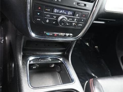 Used 2019 Dodge Grand Caravan GT image 25