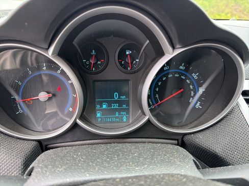 Used 2012 Chevrolet Cruze LT FWD image 5