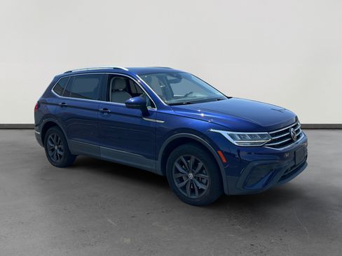 Used 2022 Volkswagen Tiguan SE w/ Panoramic Sunroof Package AWD/4WD image 7