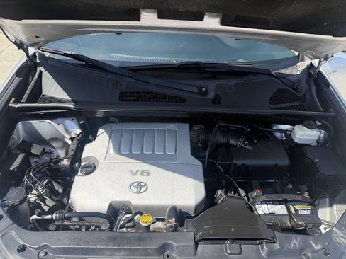 Used 2012 Toyota Highlander Limited w/ Tow Pkg FWD image 28