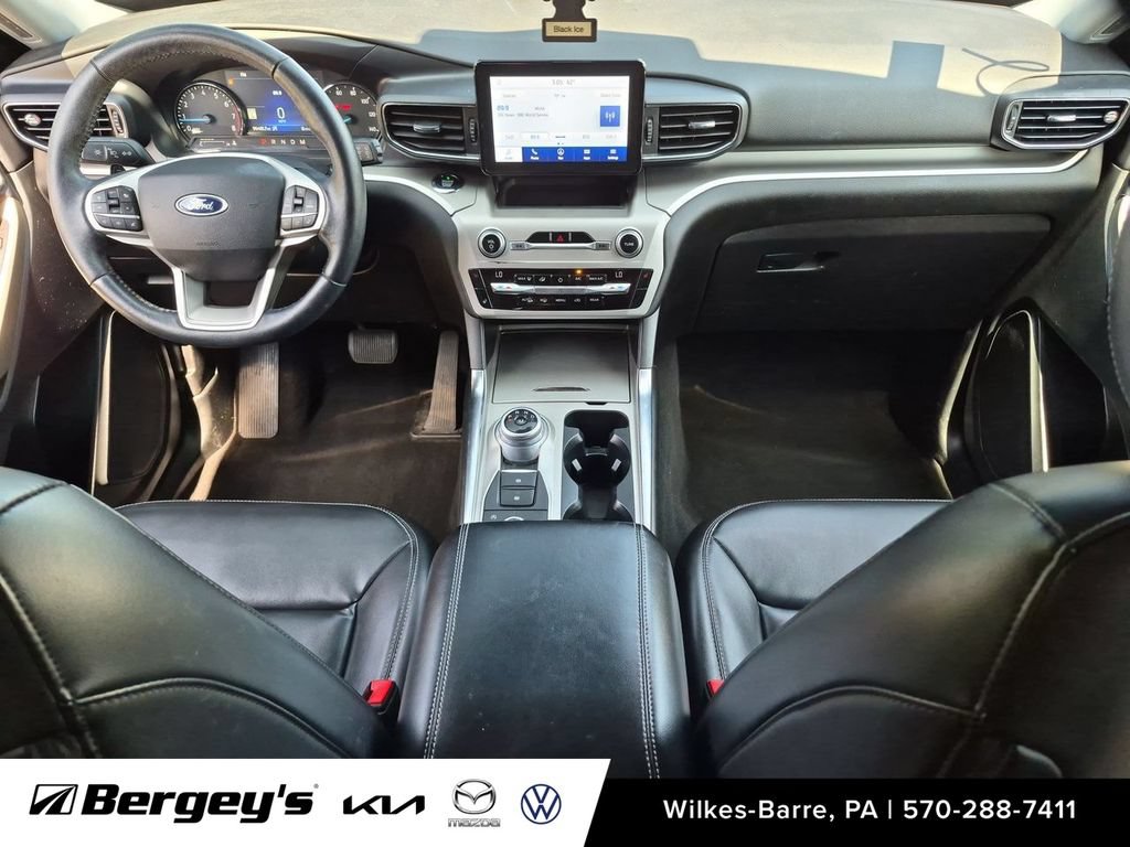 Used 2021 Ford Explorer XLT w/ Equipment Group 202A AWD/4WD image 29