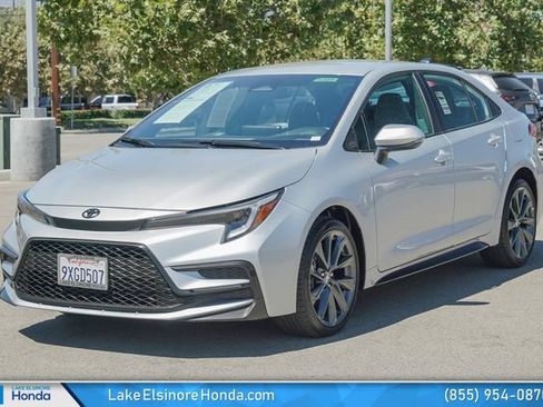 Used 2026 Toyota Corolla SE FWD image 4