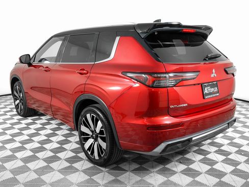 Used 2025 Mitsubishi Outlander SEL image 7