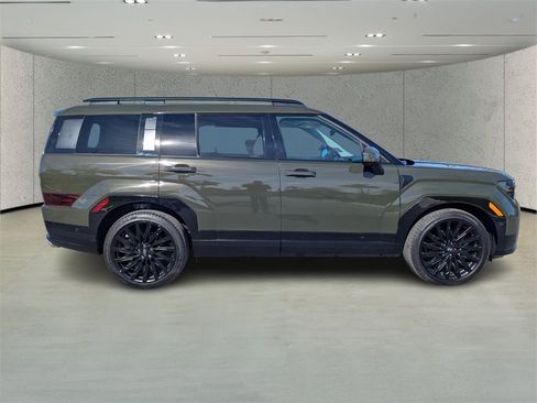 Used 2025 Hyundai Santa Fe Calligraphy image 2