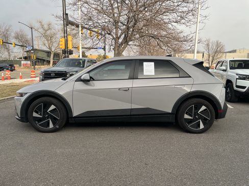 Used 2025 Hyundai Ioniq 5 SE image 6