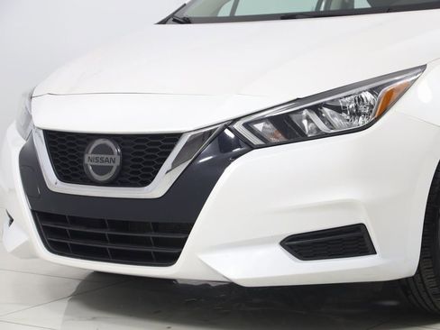 Used 2020 Nissan Versa SV image 43