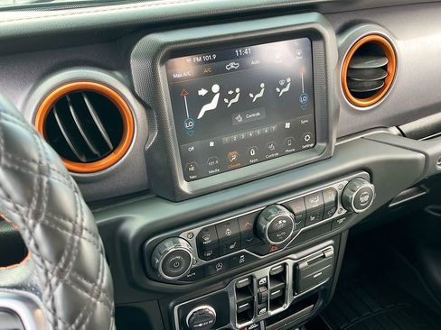 Certified 2020 Jeep Gladiator Mojave image 15