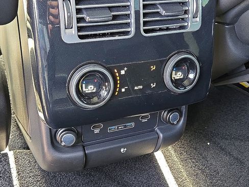 Used 2019 Land Rover Range Rover Autobiography image 15