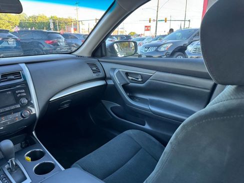Used 2015 Nissan Altima 2.5 S w/ Special Edition Package FWD image 10