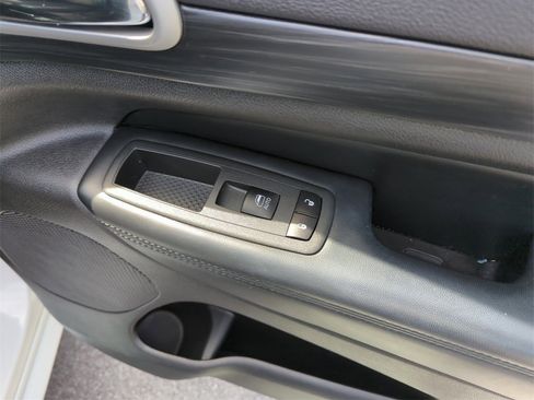 Used 2020 Jeep Grand Cherokee Altitude image 35