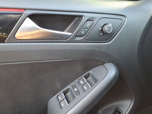 Used 2015 Volkswagen Jetta GLI SEL image 16