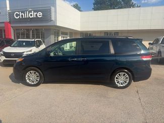 Used 2012 Toyota Sienna XLE FWD video 1