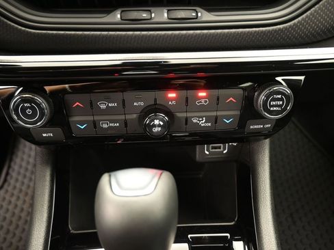 New 2026 Jeep Compass Latitude AWD/4WD image 3