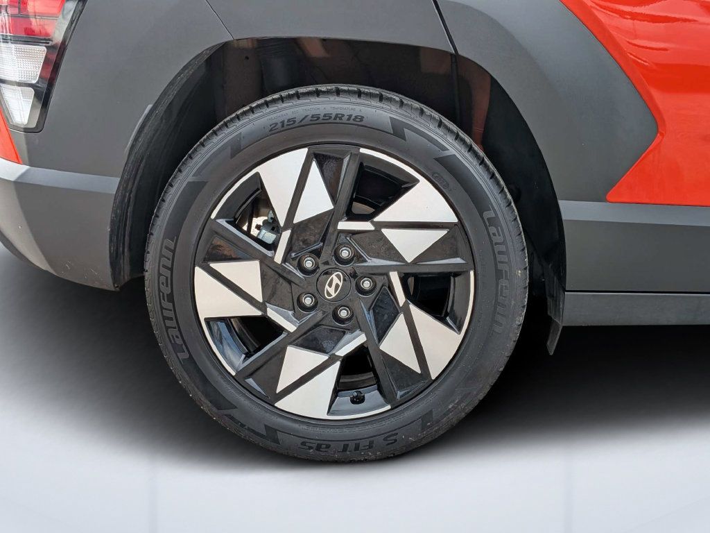 Used 2025 Hyundai Kona SEL FWD image 15