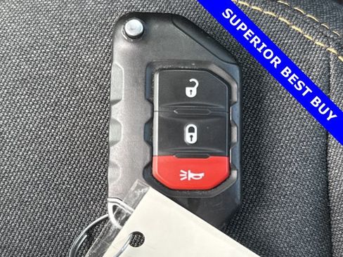 Used 2025 Jeep Wrangler Unlimited Sport AWD/4WD image 18