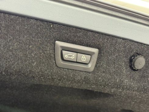 Used 2019 BMW M550i xDrive xDrive w/ Dynamic Handling Package image 45