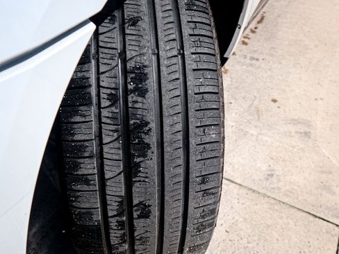 Used 2024 Porsche Macan image 12