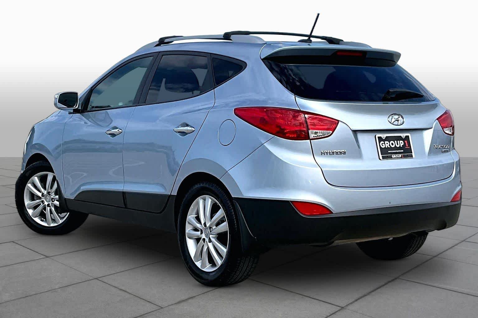 Used 2012 Hyundai Tucson Limited FWD image 11