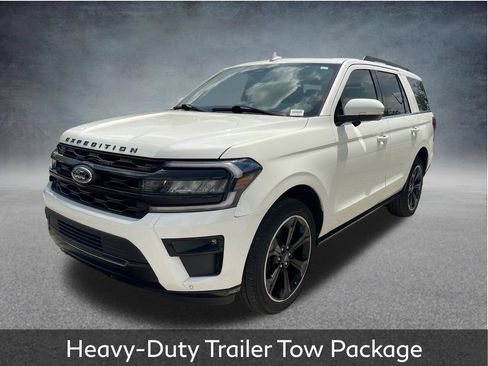 Used 2024 Ford Expedition Limited RWD image 4