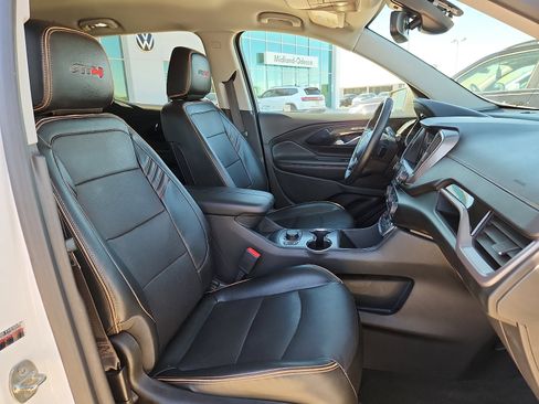 Used 2023 GMC Terrain AT4 AWD/4WD image 15