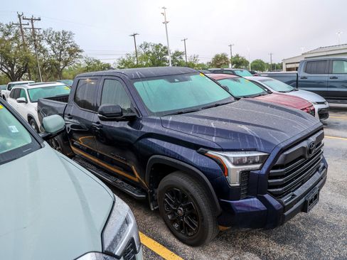 Used 2025 Toyota Tundra Limited AWD/4WD image 7