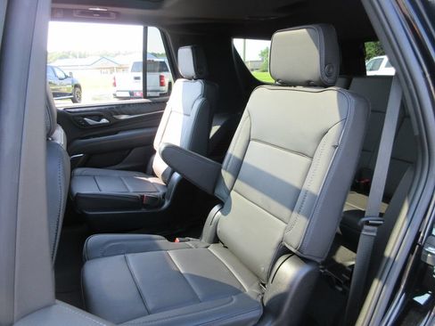 Used 2022 GMC Yukon Denali w/ Denali Premium Package AWD/4WD image 23