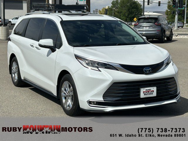 Used 2022 Toyota Sienna Limited AWD/4WD image 1