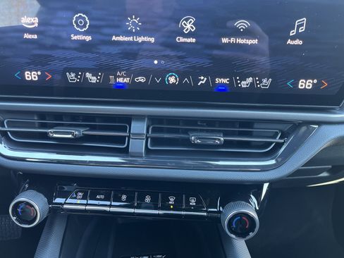 Used 2025 Chevrolet Equinox EV RS image 30