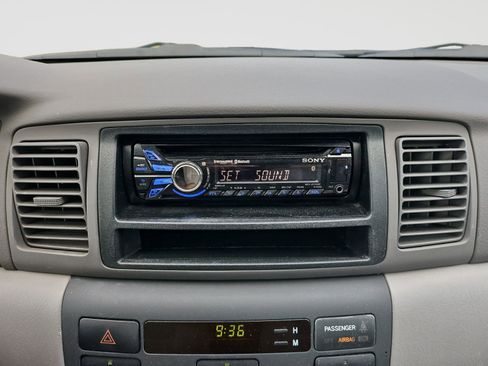 Used 2005 Toyota Corolla CE FWD image 19