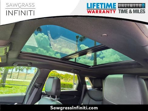 Used 2022 Cadillac XT5 Premium Luxury w/ Technology Package FWD image 4