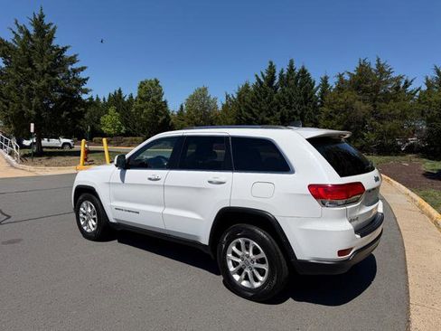 Used 2014 Jeep Grand Cherokee Laredo w/ 18" Wheel & 8.4" Radio Group AWD/4WD image 3