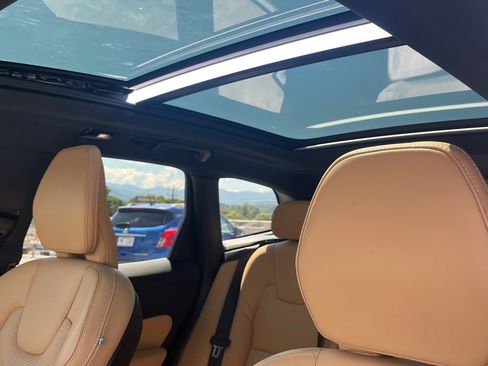 Used 2022 Volvo XC60 B6 Inscription w/ Advanced Package image 7