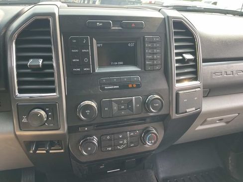 Used 2017 Ford F250 XLT w/ XLT Value Package AWD/4WD image 21