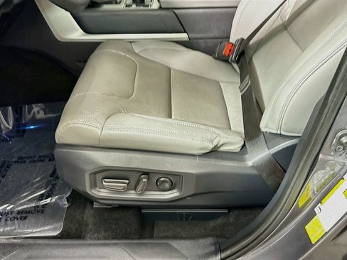 Used 2024 Toyota Tundra Limited AWD/4WD image 24