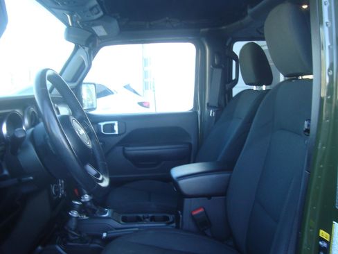 Used 2023 Jeep Wrangler Unlimited Sport image 7