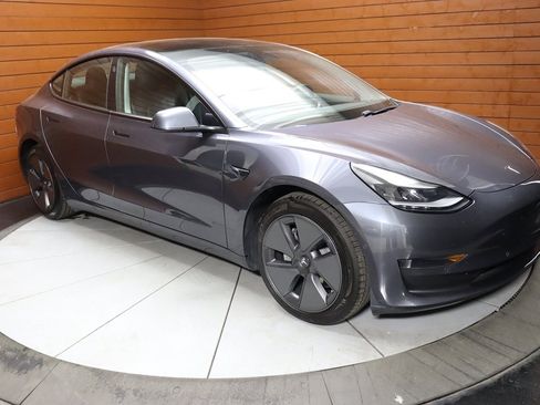 Used 2023 Tesla Model 3 Standard Range RWD image 19