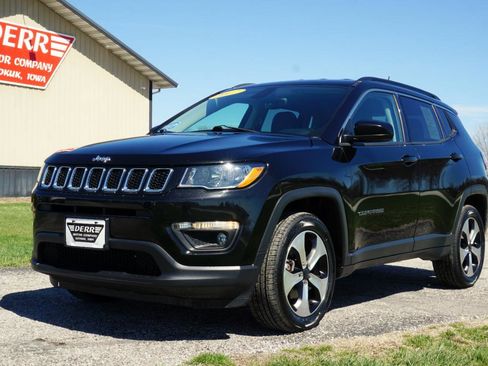 Used 2017 Jeep Compass Latitude w/ Popular Equipment Group image 2