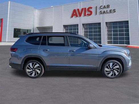 Used 2025 Volkswagen Atlas SE image 5