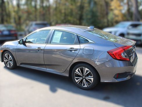Used 2018 Honda Civic EX-T image 6