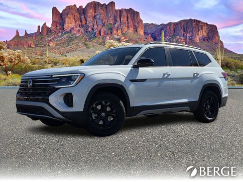 New 2026 Volkswagen Atlas Peak Edition image 2
