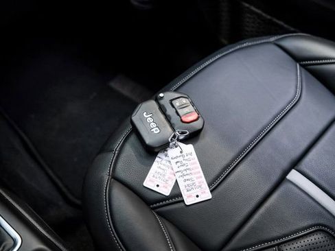 Used 2024 Jeep Wrangler Unlimited Sport AWD/4WD image 91