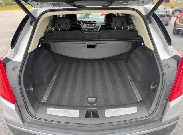 Used 2017 Cadillac XT5 Luxury FWD image 6