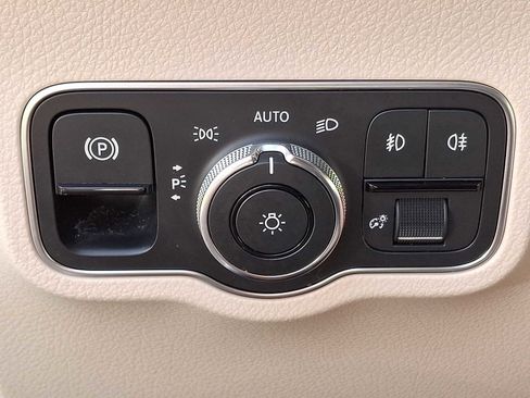 Used 2021 Mercedes-Benz GLB 250 4MATIC image 21