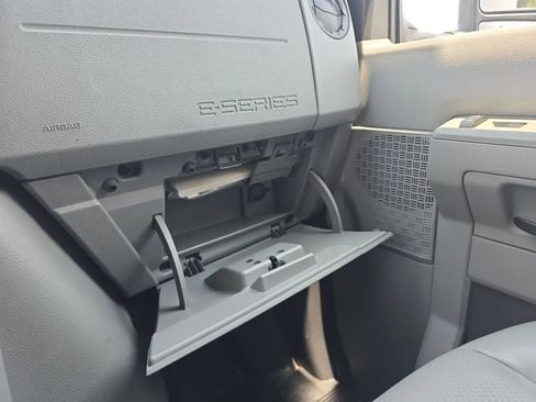 Used 2018 Ford E-350 and Econoline 350 Super Duty w/ Power Windows & Locks Group RWD image 26