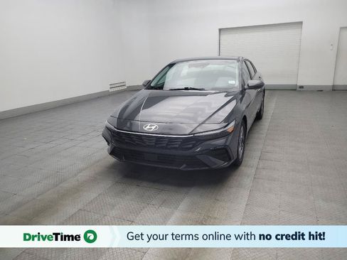 Used 2024 Hyundai Elantra SEL FWD image 1