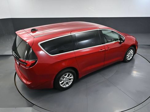 Used 2024 Chrysler Pacifica Touring-L FWD image 56