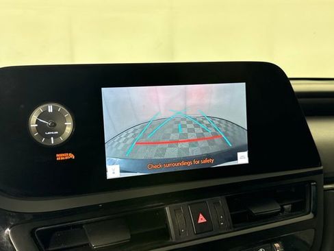 Used 2023 Lexus ES 300h 300h image 19