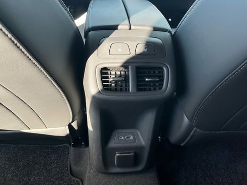 Used 2021 Buick Envision Avenir w/ Technology Package II image 22