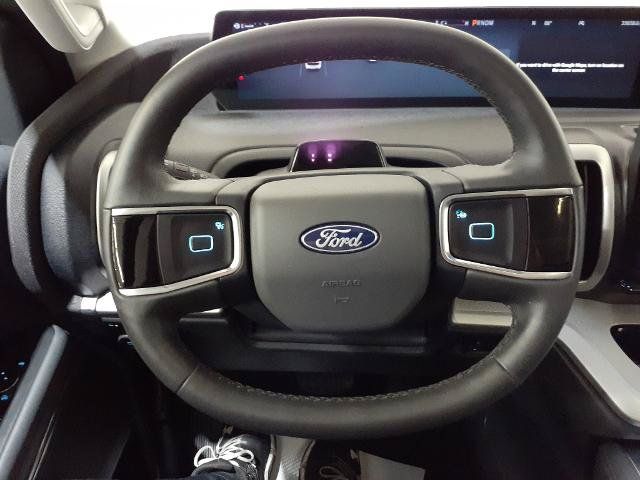 Certified 2025 Ford Expedition Active AWD/4WD image 3